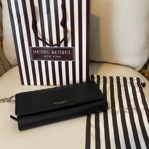 Henri Bendel Uptown Trifold Wristlet